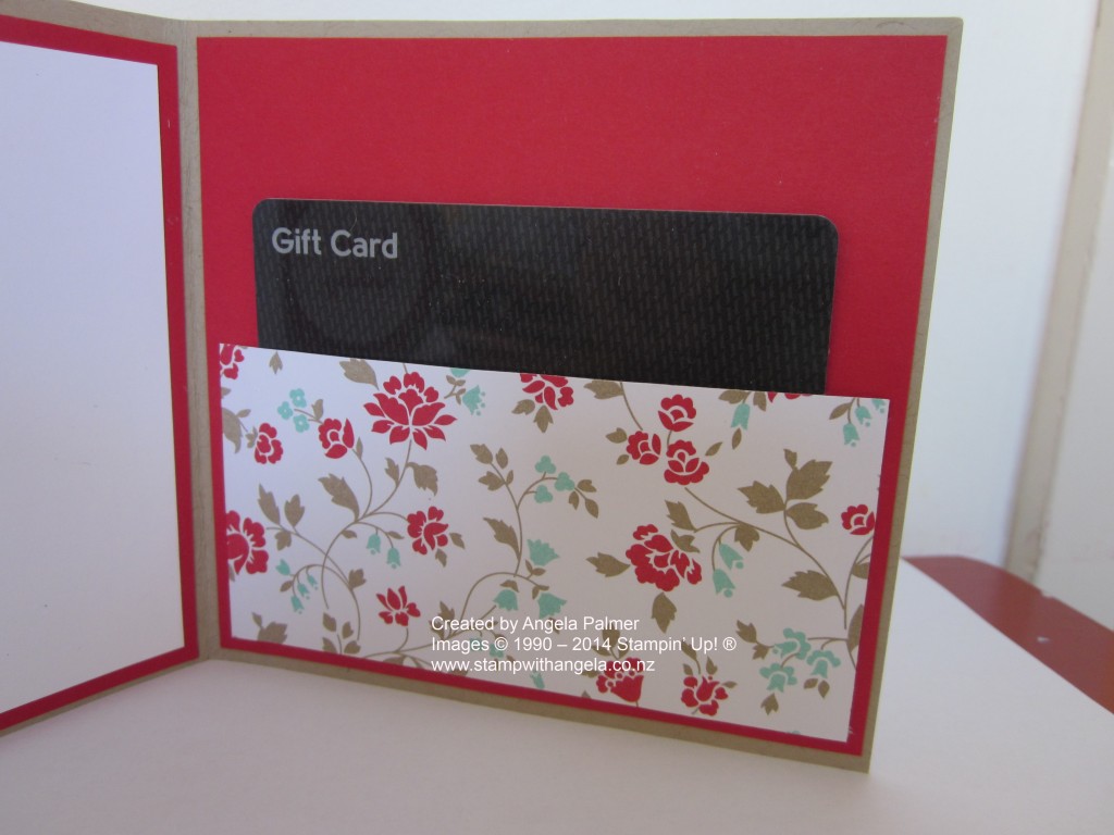 IMG_4670 Landscape Thinlit Circle Card inside gift pocket
