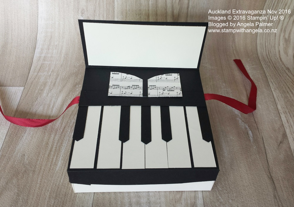 Extravaganza, Piano Keyboard Box, ,Christmas box
